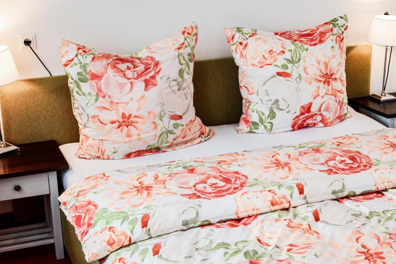 Gartenhotel Garni Pension B&B อินส์บรุค ภายนอก รูปภาพ