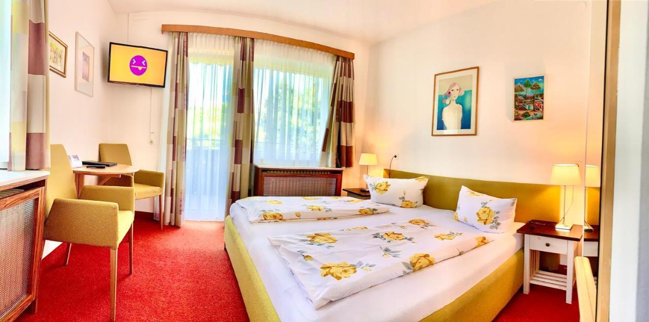 Gartenhotel Garni Pension B&B อินส์บรุค ภายนอก รูปภาพ