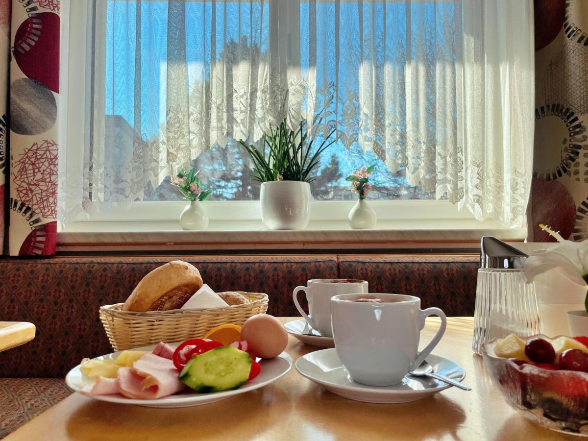 Gartenhotel Garni Pension B&B อินส์บรุค ภายนอก รูปภาพ