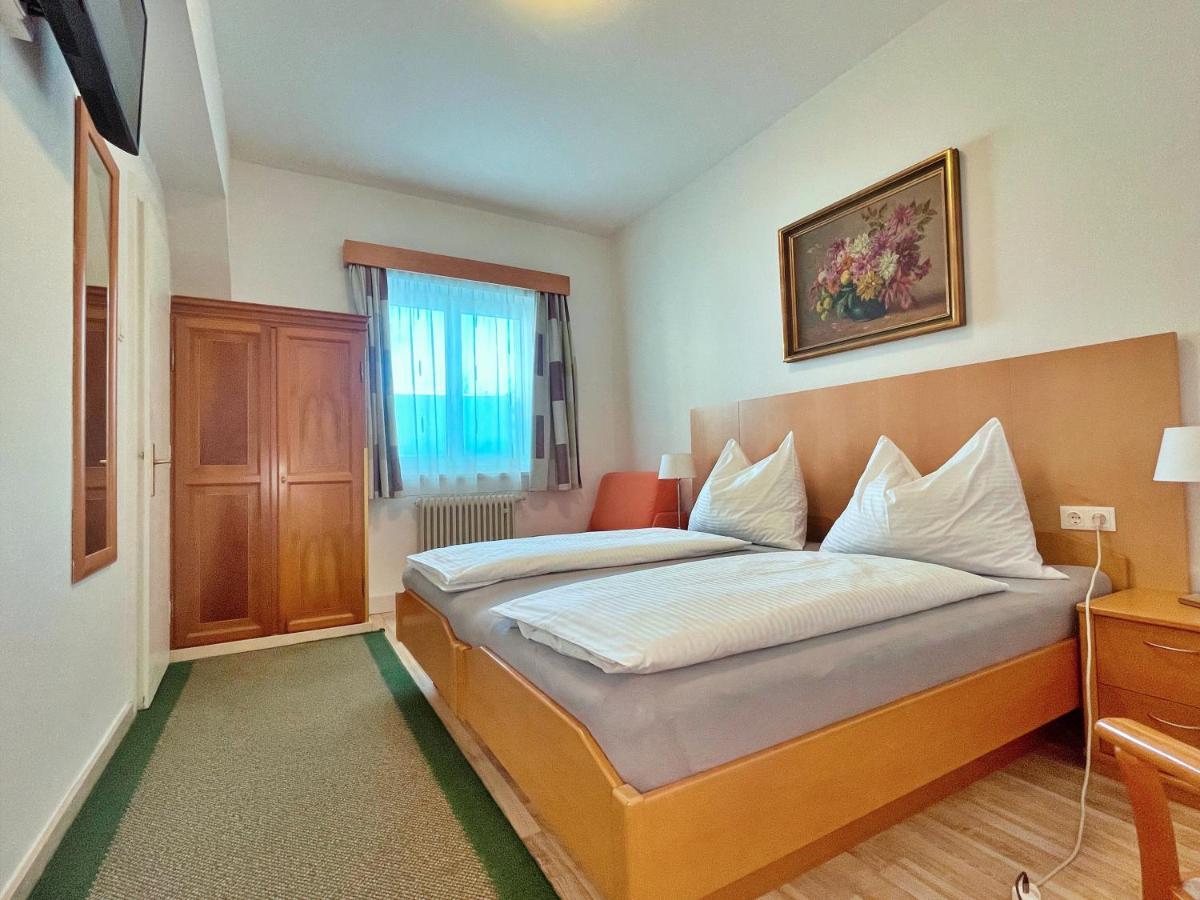 Gartenhotel Garni Pension B&B อินส์บรุค ภายนอก รูปภาพ