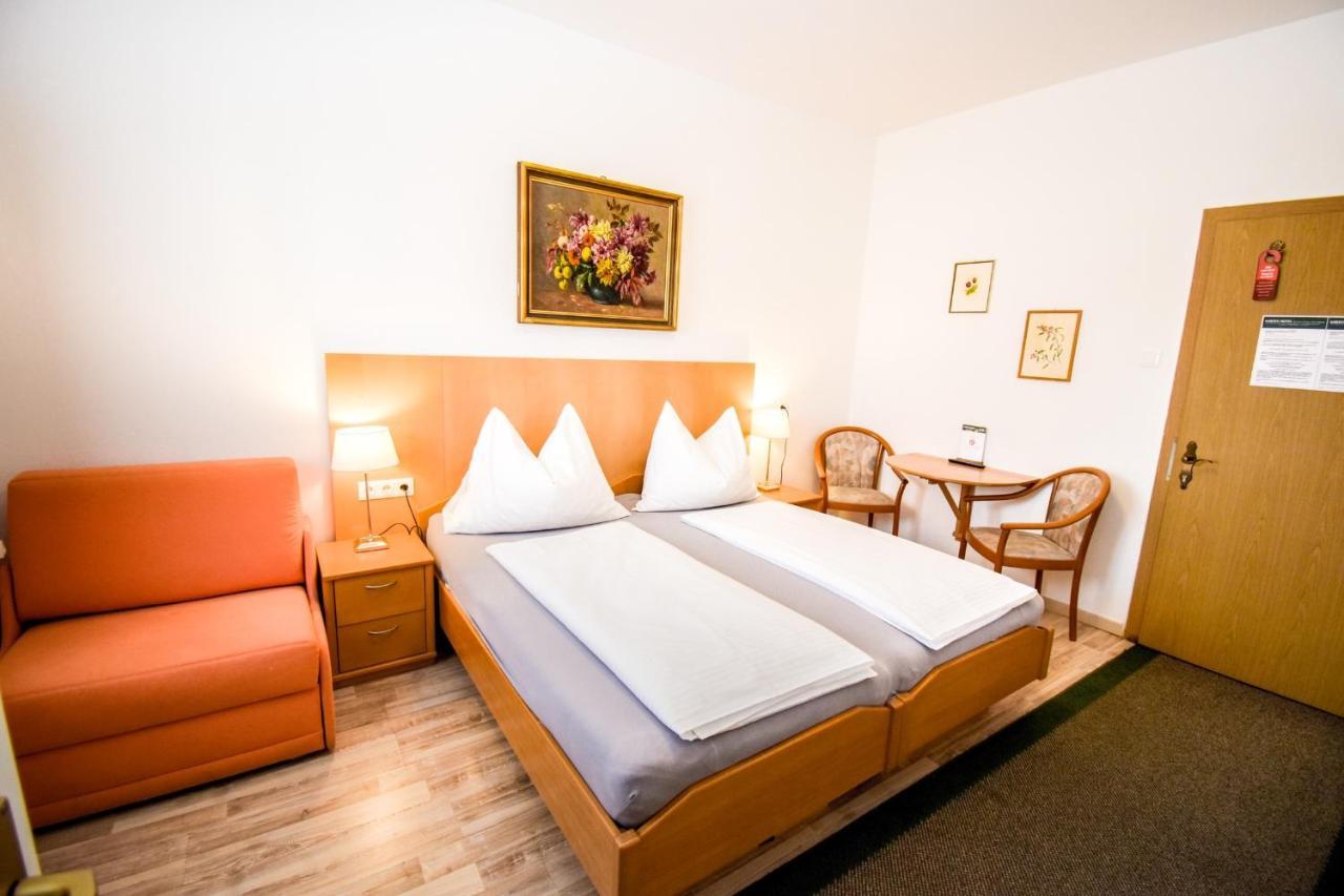 Gartenhotel Garni Pension B&B อินส์บรุค ภายนอก รูปภาพ
